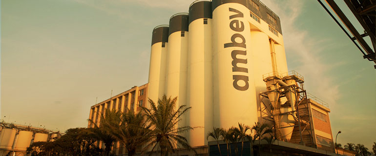 A Ambev foi fundada em 1998 da união das cervejarias Brahma e Antártica/Ambev