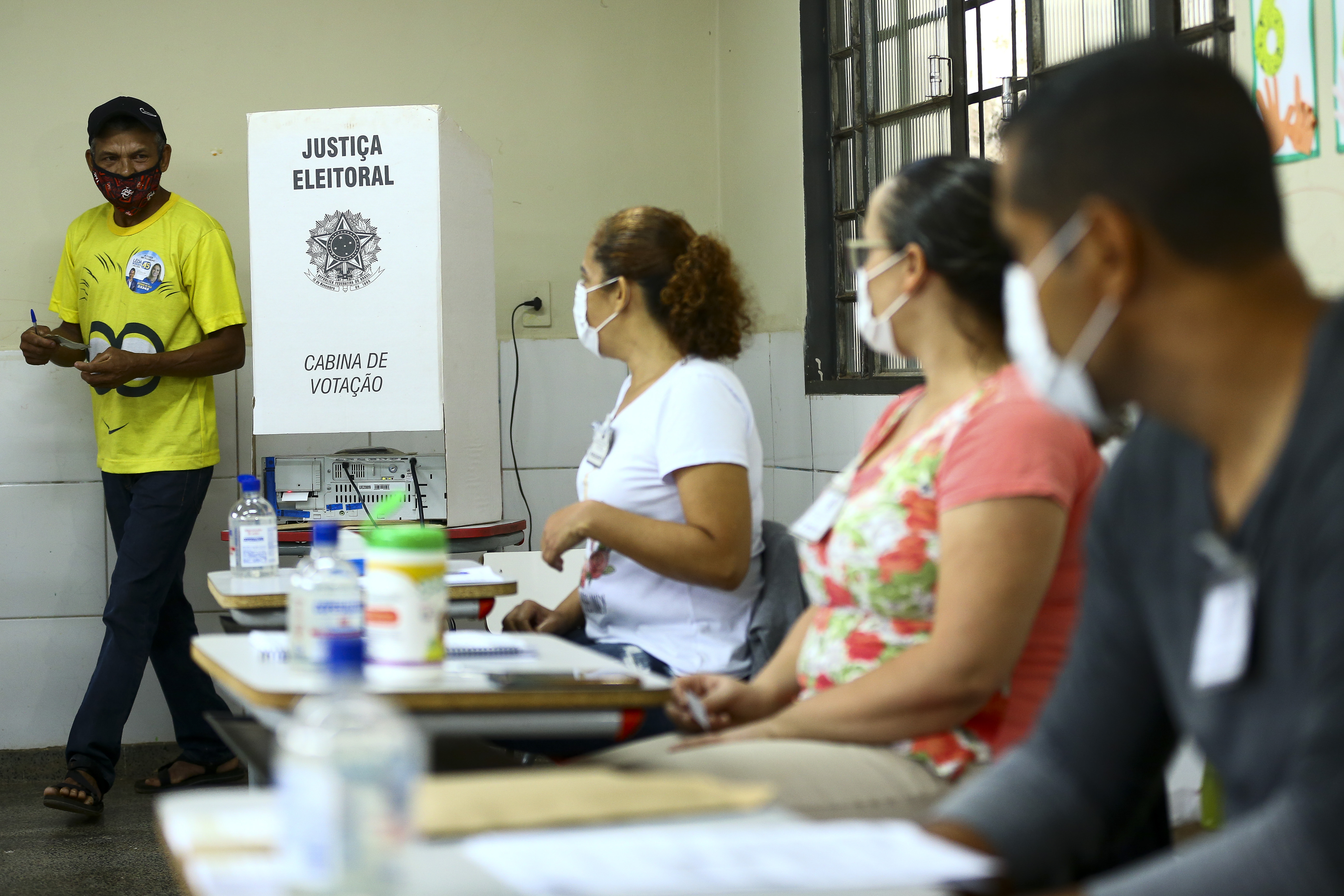 Eleitor vota em Goiás/ Marcelo Camargo/ Agência Brasil