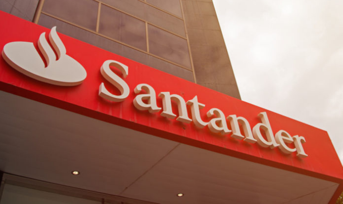 Metade dos recursos vai para a comercialização de painéis solares / Santander