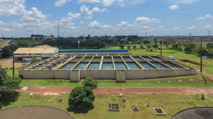 Com sede na capital do estado do Mato Grosso do Sul, a Guariroba administra concessão de abastecimento de água e coleta e tratamento de esgoto/Guariroba