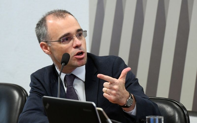 André Mendonça em sessão no Senado, em 2019. Momento é de tensão entre poderes/ Marcos Oliveira/Agência Senado