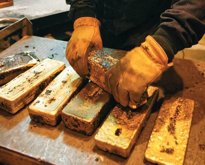 Kinross é uma empresa sênior de mineração de ouro sediada no Canadá/Kinross