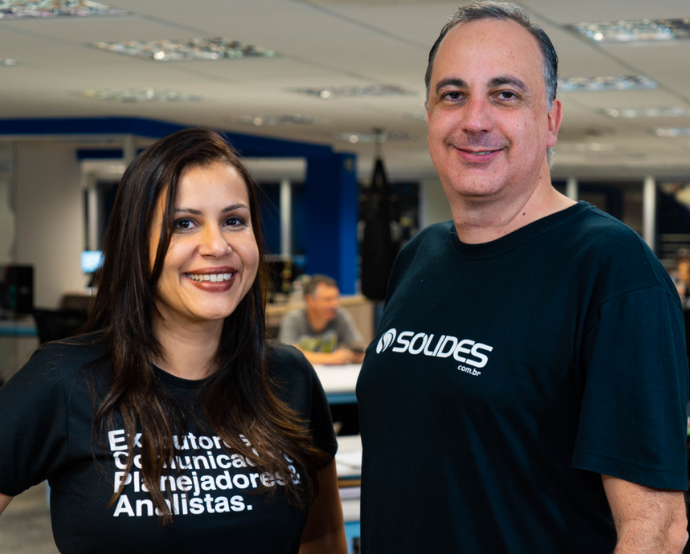A Sólides, fundada por Mônica Hauck e Alessandro Garcia, é uma empresa de tecnologia focada no setor de gestão de RH e retenção de talentos/Sólides