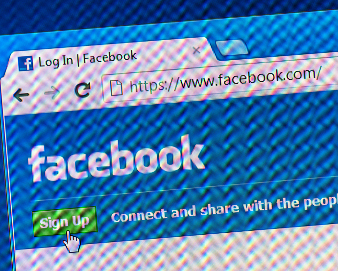 Facebook deverá indenizar a autora em R$ 2.300, referente ao valor que foi pago pelo aparelho vendido de forma fraudulenta/Canva