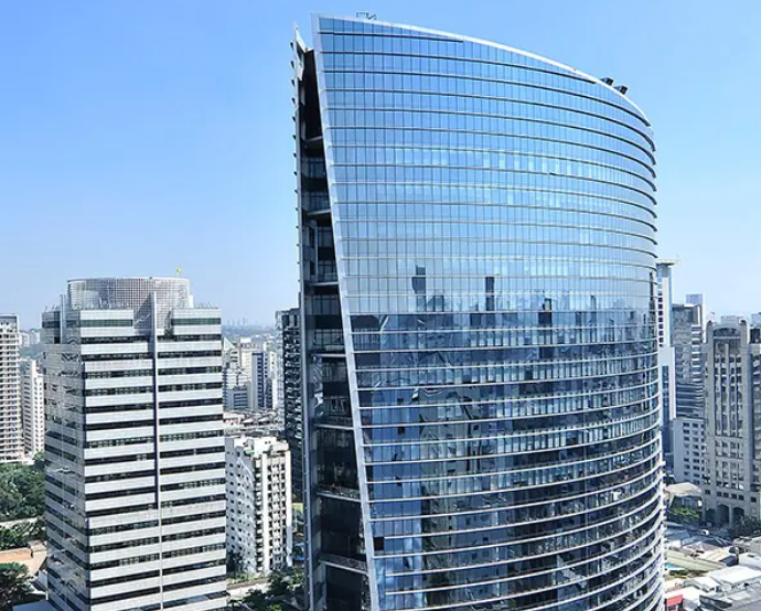 A torre Infinity é localizada na Avenida Faria Lima, em São Paulo, e abriga empresas como Credit Suisse, Meta e Bloomberg/Divulgação