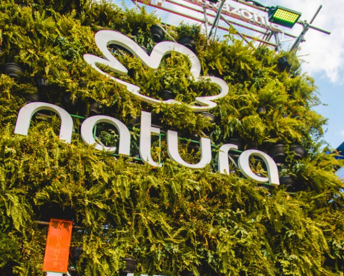 Fundada em 1969, a Natura oferece produtos cosméticos, perfumes e artigos de cuidado pessoal/Natura