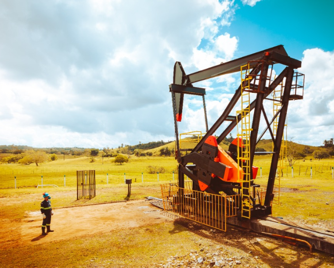 A PetroReconcavo opera, desenvolve e revitaliza campos maduros de petróleo e gás e bacias terrestres (onshore)/PetroReconcavo