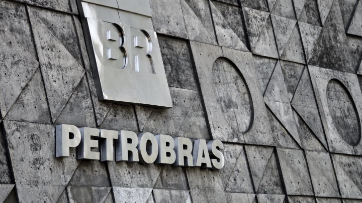 Pimco processa a Petrobras