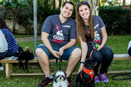 DogHero oferece hospedagem, caminhadas, babá de animais de estimação, creche e serviços veterinários em casa /DogHero