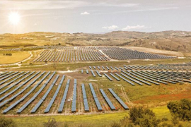 A Canadian Solar produz painéis fotovoltaicos e desenvolve usinas de energia solar / Canadian Solar