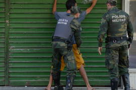 A cada 100 pessoas revistadas pela polícia no Brasil, apenas uma é autuada por alguma ilegalidade/Agência Brasil