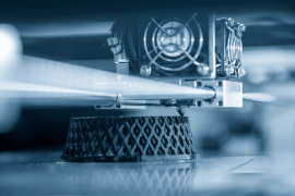 É esperado que o setor de impressão 3D cresça de US$ 15 bilhões hoje para US$ 78 bilhões até 2030/Canva