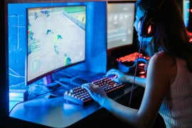 De acordo com Statista, este ano a receita do segmento de jogos online deve ficar perto de 26,14 bilhões/Canva
