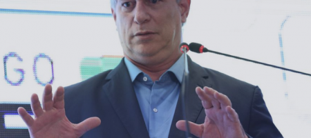 Ciro Gomes (PDT) pode se aproveitar do vácuo deixado pelo bloco e assumir o posto/Agência Brasil