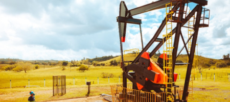 A PetroReconcavo opera, desenvolve e revitaliza campos maduros de petróleo e gás e bacias terrestres (onshore)/PetroReconcavo