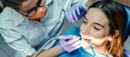Inpao Dental realiza quase 1 milhão de procedimentos por ano./Canva