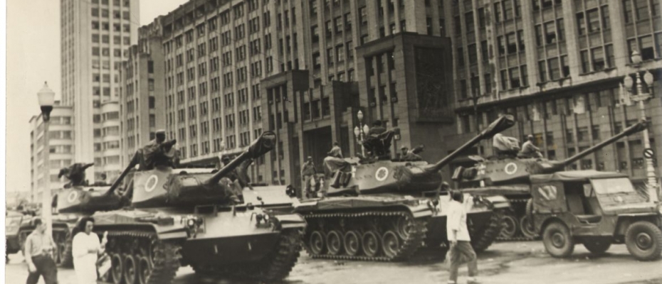 Tanques nas ruas do Rio de Janeiro durante o golpe militar de 1964/Agência Brasil