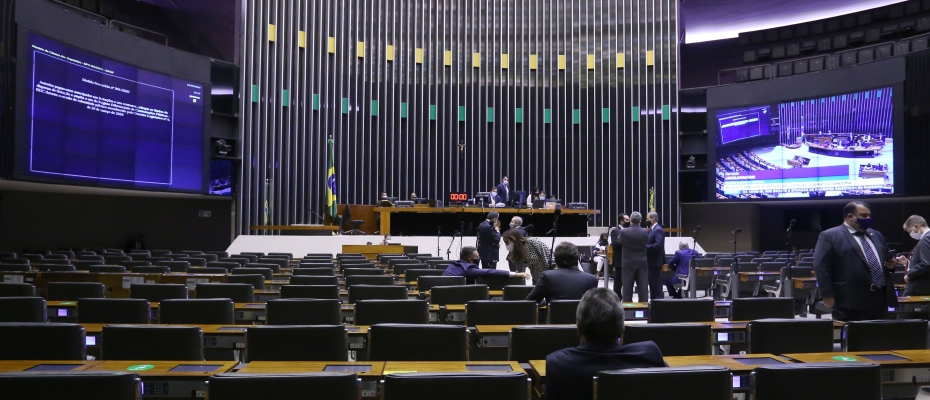 Proposta, aprovada na Câmara dos Deputados e que aguarda votação no Senado,  reduz o prazo de encerramento automático da falência de cinco para três anos/ Najara Araujo/Câmara dos Deputados