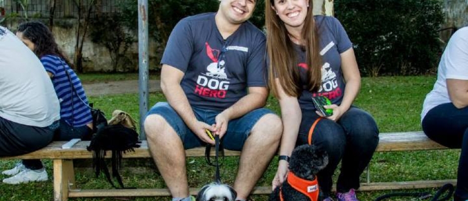 DogHero oferece hospedagem, caminhadas, babá de animais de estimação, creche e serviços veterinários em casa /DogHero
