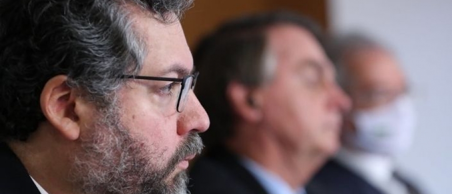 A demissão de Ernesto Araújo foi anunciada depois de pressões de governadores, parlamentares governistas e da oposição da Câmara e do Senado/Fotos Públicas