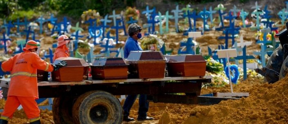 Cemitério Público Nossa Senhora Aparecida em Manaus/ Alex Pazuello/Semcom